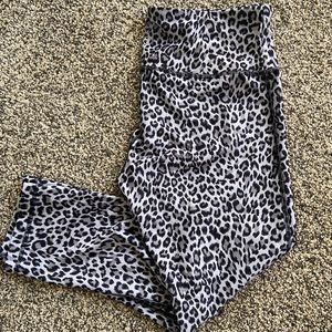 VOGO cheetah 3/4 legging